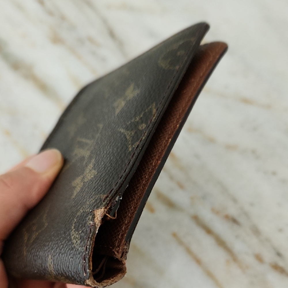 Louis Vuitton Dark Brown Monogram Key Holder - Picture 11 of 17
